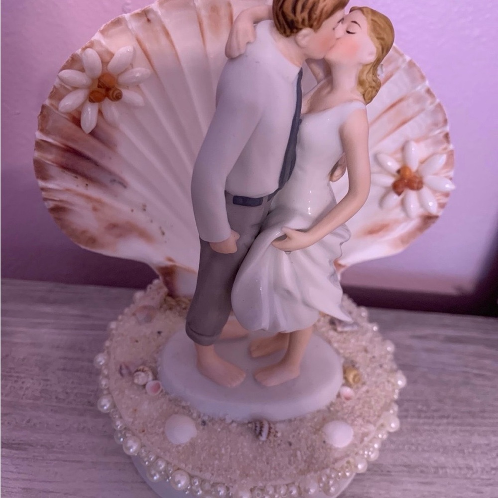 Romantic Wedding Cake Topper with Seashell Design - Picture 3 of 4